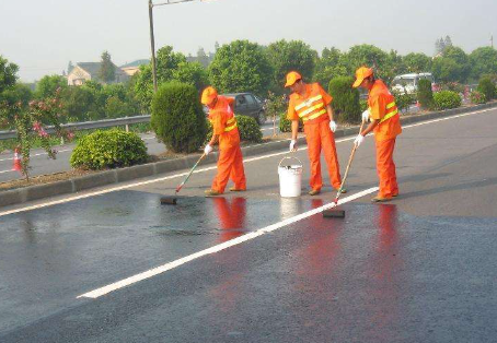 长宁 彩色路面喷漆维修改色的使用寿命有多长？